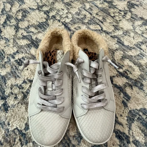 NEW Vince Camuto Madrista leather slip on sneakers with faux shearling. … - Picture 5 of 8